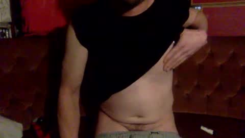 Snapshot of alexthegreat66 chatting on December 10, 1:29 am alexthegreat66 online show from December 10, 1:29 am