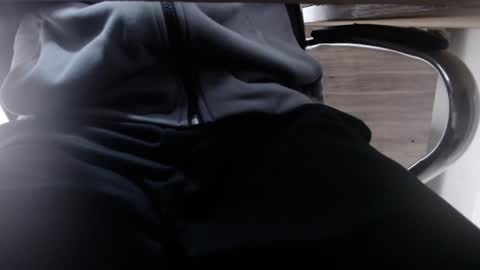 Snapshot of alextwunkk chatting on December 29, 2:00 pm Alex online show from December 29, 2:00 pm