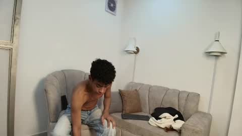 alexx_cum18 online show from July 10, 6:21 pm