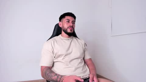 Snapshot of alexxxmachine chatting on December 10, 11:53 pm Alex freelance model instagram alex b229 online show from December 10, 11:53 pm