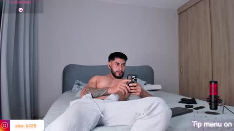 Snapshot of alexxxmachine chatting on September 9, 10:52 pm Alex freelance model instagram alex b229 online show from September 9, 10:52 pm