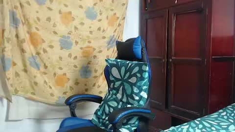 alice online show from June 25, 6:45 pm