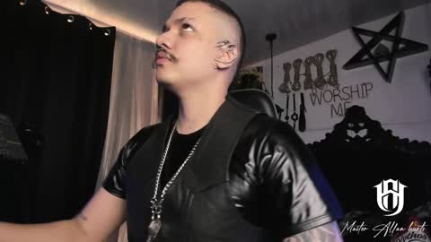 Snapshot of allanhurtss chatting on January 10, 8:37 pm online show from January 10, 8:37 pm