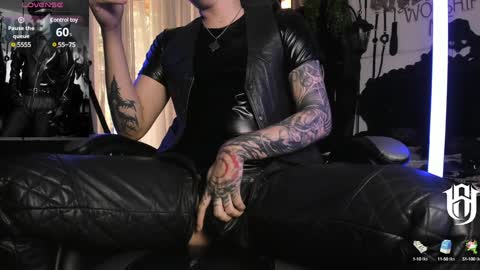 Snapshot of allanhurtss chatting on December 22, 4:27 pm online show from December 22, 4:27 pm