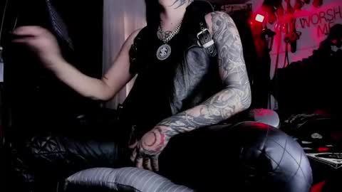 Snapshot of allanhurtss chatting on September 13, 10:11 pm online show from September 13, 10:11 pm
