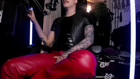 Snapshot of allanhurtss chatting on December 15, 4:04 pm online show from December 15, 4:04 pm