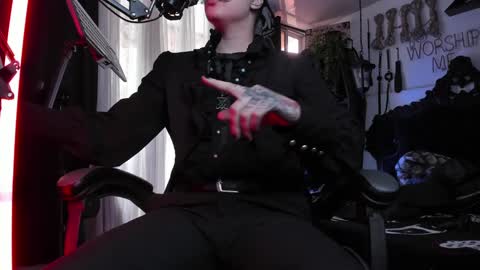 Snapshot of allanhurtss chatting on January 21, 6:22 pm online show from January 21, 6:22 pm