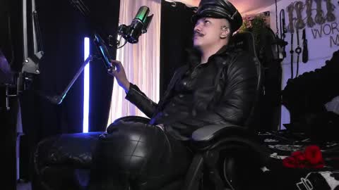 Snapshot of allanhurtss chatting on February 14, 6:40 pm online show from February 14, 6:40 pm