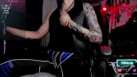 Snapshot of allanhurtss chatting on September 18, 11:07 pm online show from September 18, 11:07 pm