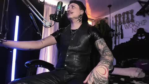Snapshot of allanhurtss chatting on March 10, 6:01 pm online show from March 10, 6:01 pm