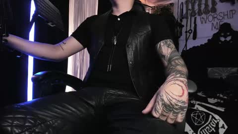 Snapshot of allanhurtss chatting on February 19, 6:10 pm online show from February 19, 6:10 pm