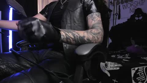 Snapshot of allanhurtss chatting on February 6, 7:07 pm online show from February 6, 7:07 pm