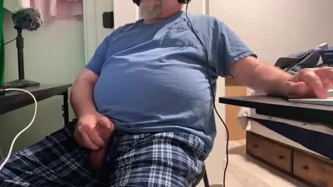 Allergictolove online show from January 17, 7:49 pm