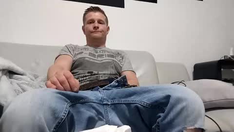 Snapshot of alles594462 chatting on February 27, 10:31 pm alles594462 online show from February 27, 10:31 pm