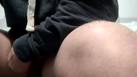 Snapshot of alles594462 chatting on December 18, 2:10 am alles594462 online show from December 18, 2:10 am