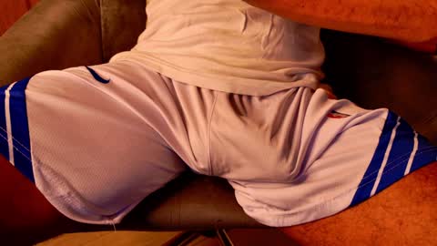 Snapshot of allessandrosantos chatting on January 1, 1:16 pm                                 Help me reach 100 likes online show from January 1, 1:16 pm