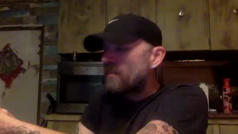 allitrunnin online show from April 1, 6:15 am