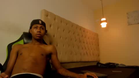 alluringangel01 online show from November 2, 2:05 am