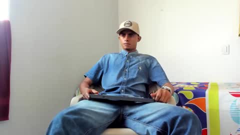 Snapshot of alpha_smit chatting on January 26, 1:15 pm alpha smit online show from January 26, 1:15 pm