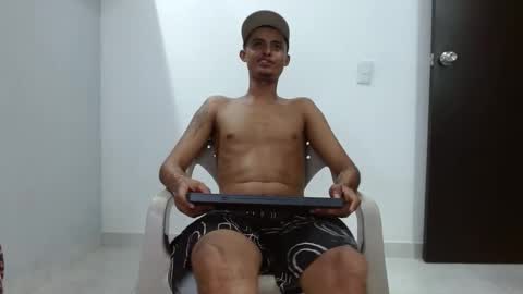 Snapshot of alpha_smit chatting on February 7, 2:08 am alpha smit online show from February 7, 2:08 am