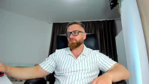 Alphaalexxx Lets reach Me 100 thumbs up online show from June 8, 4:30 pm