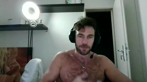 alphah_hunk online show from November 30, 3:47 pm