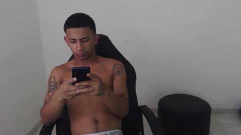 alphas_latins online show from April 13, 7:36 pm