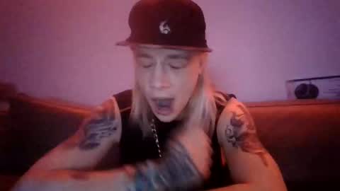 altboy010 online show from January 13, 5:17 pm