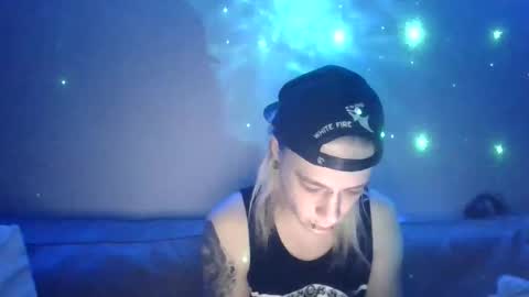 altboy010 online show from December 29, 4:40 pm