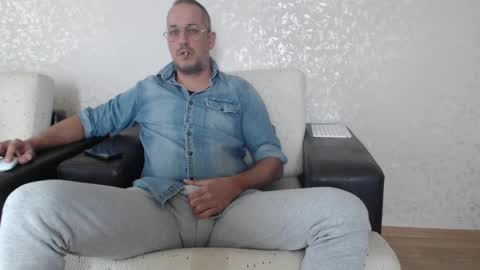 Big Cock  Big Feet online show from December 15, 7:46 am