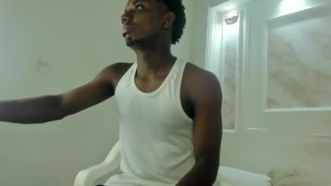 Amare online show from October 6, 8:24 pm