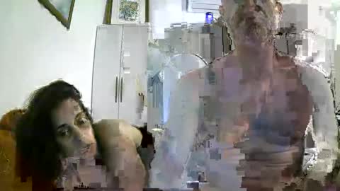 amram1985 online show from April 25, 4:48 am