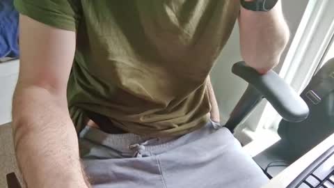 A online show from April 8, 12:47 pm