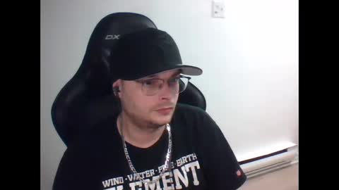 anarchyy1994 online show from April 13, 8:48 am