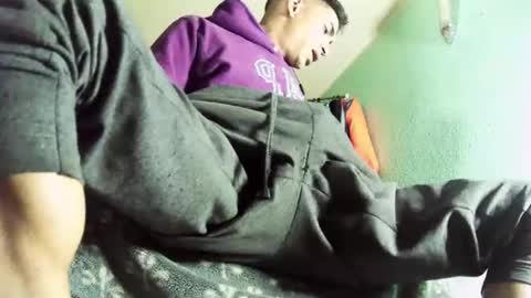 Snapshot of andrescaraballo18 chatting on October 2, 2:37 am andrescaraballo18 online show from October 2, 2:37 am
