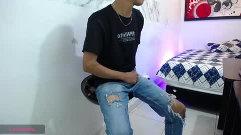 Snapshot of andressdean chatting on December 13, 4:38 pm Andres Dean online show from December 13, 4:38 pm