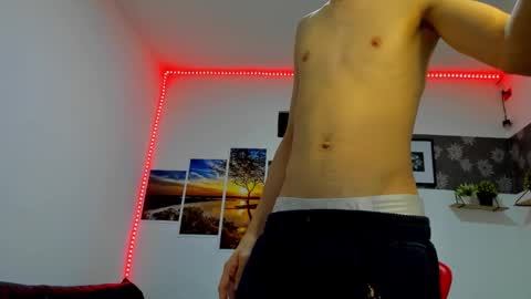 Snapshot of andrew_2811 chatting on October 5, 6:28 am andrew_2811 online show from October 5, 6:28 am