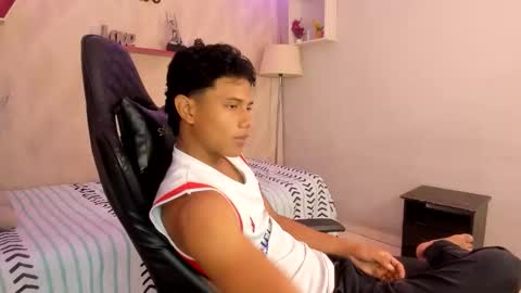 ANDREW online show from December 21, 7:44 pm