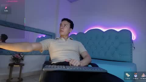 Andrew online show from October 26, 3:08 am