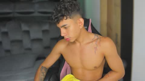 Andrew M. online show from October 1, 6:06 am