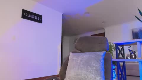 ANDREW WEST online show from December 18, 9:00 pm