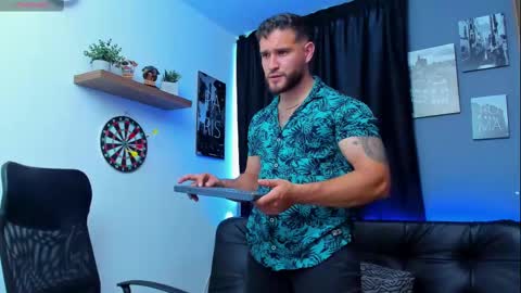 Snapshot of andrewdiaz_ chatting on February 12, 10:59 pm Andrew Diaz online show from February 12, 10:59 pm