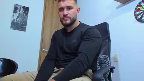 Snapshot of andrewdiaz_ chatting on October 6, 4:39 am Andrew Diaz online show from October 6, 4:39 am