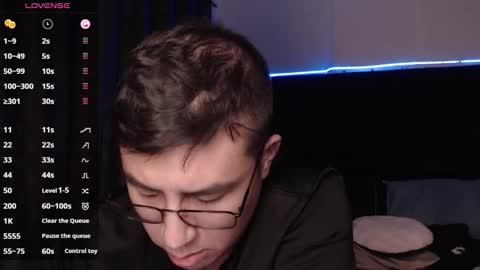 andrewmhilton_ online show from October 11, 6:50 am