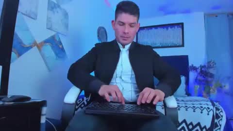 Snapshot of andrewstelee chatting on March 8, 3:05 am andrewstelee online show from March 8, 3:05 am