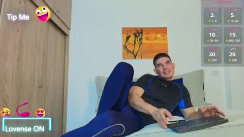 Snapshot of andrewstelee chatting on September 11, 5:17 am andrewstelee online show from September 11, 5:17 am