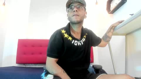   online show from November 16, 8:33 pm