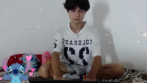 andy_andrade online show from November 19, 9:36 pm