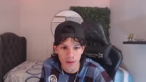 Snapshot of andy_dan1 chatting on December 10, 3:01 pm andy_dan1 online show from December 10, 3:01 pm