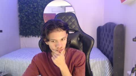 Snapshot of andy_dan1 chatting on January 23, 6:35 pm andy_dan1 online show from January 23, 6:35 pm